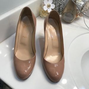 Discontinued Nude Round-Toe Louboutins